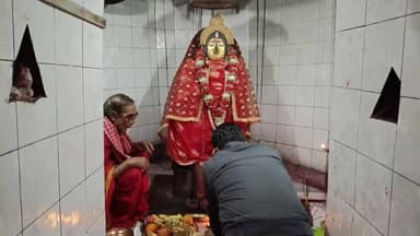 ছয়গাঁও: মা চণ্ডিকা দেৱালয়ত উপস্থিত গুৱাহাটী পৌৰ নিগমৰ মেয়ৰ মৃগেন শৰণীয়া