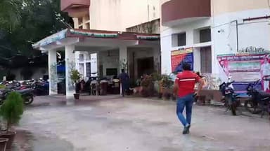 जमुई: मलयपुर थाने के समीप स्वर्ण व्यवसायी से लूटपाट मामले में टाउन थाने की पुलिस ने चार संदिग्धों को हिरासत में लिया