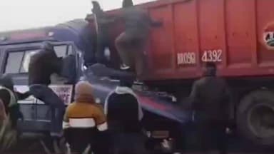 मोकामा: औंटा गोलंबर के पास फोरलेन पर एंबुलेंस और ट्रक की टक्कर, कई घायल