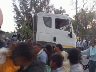 कसरावद: हाट बाजार से लौट रहे पिता-पुत्र को तेज रफ्तार वाहन ने मारी टक्कर, 7 वर्षीय बालक की दर्दनाक मौत