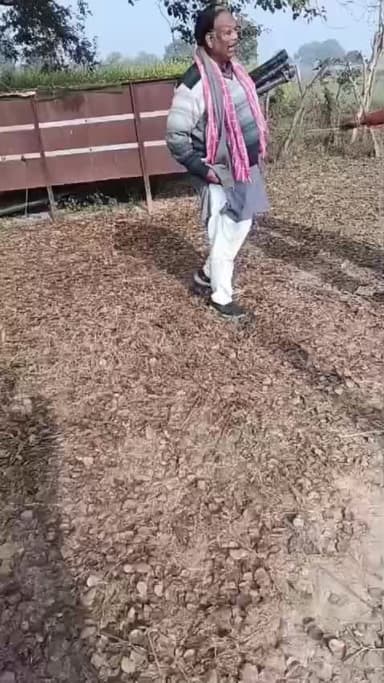 भांडेर: खेत में बकरियां चराने के विवाद में पिता-पुत्री से मारपीट, राखरा गांव का मामला, वीडियो वायरल