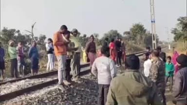 सरैयाहाट: सरैयाहाट/हंसडीहा दुमका रेलखंड पर मालगाड़ी के झटके से चंद्रदीप के पास महिला की मौत