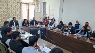 #देवास जिले के समग्र आर्थिक विकास एवं निवेश संभावनाओं पर नीति आयोग द्वारा ली गई महत्वपूर्ण बैठक
--
जिले में उद्योग, पर्य...