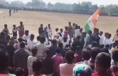 इमामगंज: टून ग्राउंड पर बालूमाथ टीम ने फाइनल जीता, मंत्री संतोष सुमन ने विजय टीम को बाइक दी