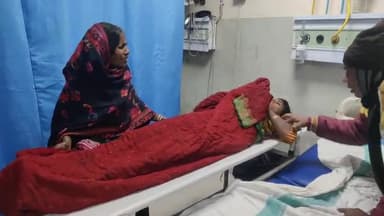 अररिया: कुजरी गांव में घरेलू विवाद होने पर एक महिला ने खाया जहरीला पदार्थ की इलाज के लिए सदर अस्पताल में भर्ती