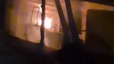 बालाघाट: गांगुलपारा घाटी में मेटाडोर में भीषण आग, रात्रि में अफरा-तफरी, राशन सामग्री जली, दमकल कर्मियों ने आग पर पाया काबू