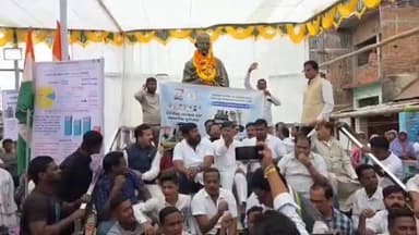 ଖଲ୍ଲିକୋଟ୍: ମନରେଗା ରୁ ମହାତ୍ମା ଗାନ୍ଧି ଙ୍କ ନାମ ହଟାଇବା ଓ ବିଭି ଜି ରାମ ଜି ବିଲ ପ୍ରତ୍ୟାହାର ଦାବିରେ ପୁରୁଷୋତ୍ତମପୁର ଠାରେ କଂଗ୍ରେସ ର ଏକ ଦିନିଆ....