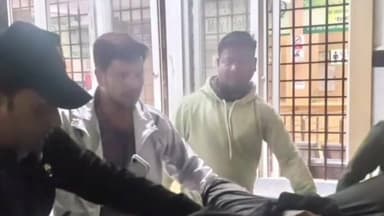 ଛତ୍ରପୁର: ଛତ୍ରପୁର କାଳୀ ଢାବା ନିକଟରେ ମୋଟରସାଇକେଲ ଦୁର୍ଘଟଣାଗ୍ରସ୍ତ, ୨ ଆହତ