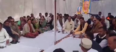 हुज़ूर: रीवा में कांग्रेस का एक दिवसीय उपवास, मनरेगा योजना का नाम बदलने पर जताया विरोध