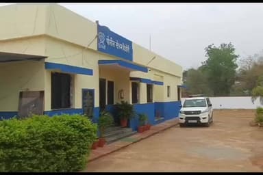 लाखांदूर: दहेगाव जंगल परिसरात जुगारावर पोलिसांच्या छापा ;पाच आरोपींसह पावणेदोन लाखांच्या मुद्देमाल जप्त