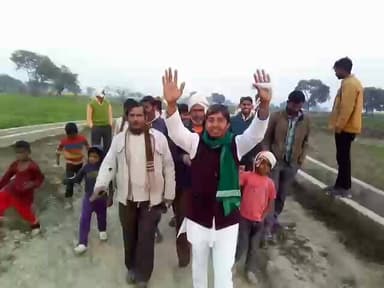 नगला मनू गांव के साथियों ने उठाया गांव के विकास का मुद्दा