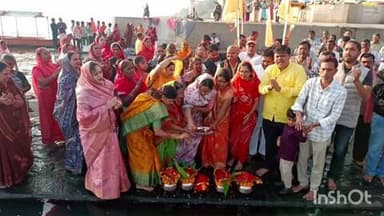 महेश्वर: हिंदू सम्मेलन को लेकर नगर मंडलेश्वर में निकली कलश यात्रा