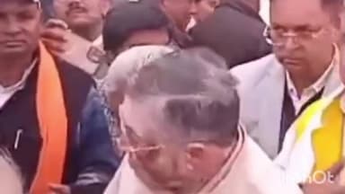 फरीदपुर: फरीदपुर में उमड़ा जनसैलाब, दिवंगत विधायक प्रो. (डॉ.) श्याम बिहारी लाल को श्रद्धांजलि, मंच पर जुटे दिग्गज नेता