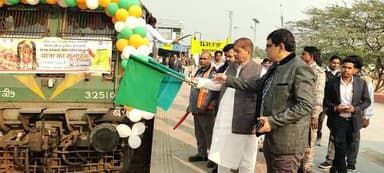 मुख्यमंत्री तीर्थ दर्शन यात्रा की स्पेशल ट्रेन द्वारका-सोमनाथ के लिए रवाना
लगभग 200 तीर्थ यात्रियों को भिण्ड रेलवे स्टे...