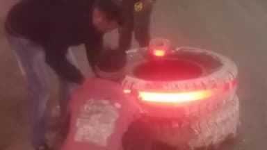 पलारी: पलारी पुलिस की पहल: हाईवे मेन रोड पर स्पीड कंट्रोल के लिए लगाए गए टायर स्पीड ब्रेकर और रेडियम