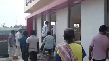 కాట్రేనికోనలో అన్న క్యాంటీన్ నిర్మాణాన్ని పరిశీలించిన ఎమ్మెల్యే దాట్ల