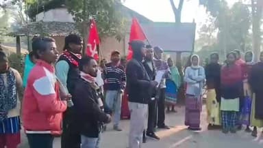 চাৰিদুৱাৰ: ৫ দফীয়া দাবীৰে চিআইটিইউৰ উদ্যোগত ৰঙাপৰা চাহ বাগিছাত তীব্ৰ প্ৰতিবাদ