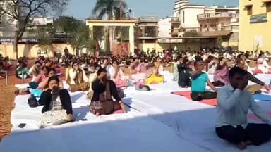 हरदा: हरदा जिला मुख्यालय के एक्सीलेंस स्कूल में सूर्य नमस्कार कार्यक्रम आयोजित, जनप्रतिनिधि एवं अधिकारी हुए शामिल