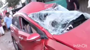 കോഴിക്കോട്: കുന്ദമംഗലത്ത് കാറും പിക്കപ്പ് വാനും കൂട്ടിയിടിച്ച് മൂന്നു പേർ മരിച്ചു