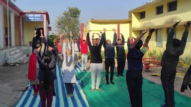 नीमच नगर: स्वामी विवेकानंद जयंती पर शासकीय महाविद्यालय भगवानपुरा में सूर्य नमस्कार, स्वदेशी के लिए दौड़ एवं प्रेरक व्याख्यान