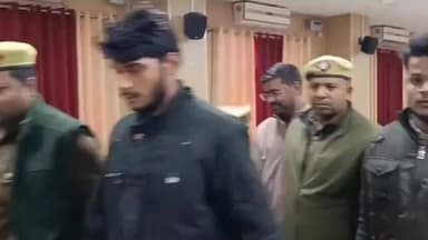 बस्ती: कलवारी थाना क्षेत्र में सीएचसी के पास छिनैती मामले में दो अभियुक्त गिरफ्तार, बरामद हुई बाइक व सामान