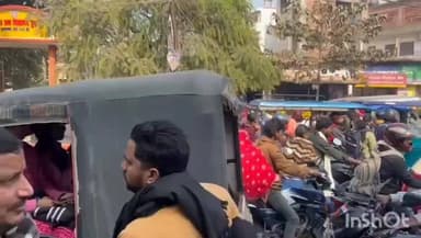 डुमरांव: नया थाना के पास निर्माणाधीन सड़क से लगा रहा दिन भर जाम, वैकल्पिक मार्ग का उपयोग नहीं कर रहे लोग