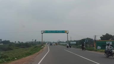 திருச்சி: சென்னை தேசிய நெடுஞ்சாலையில் கண்டைனர் மோதியதில் ஏர்போர்ட் காவல் நிலைய SSi ஆதிராஜ் சிகிச்சை பலனின்றி மரணம்