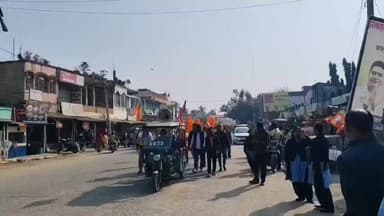 বামনগোলা: বামনগোলা বিজেপির পক্ষ থেকে স্বামী বিবেকানন্দের জন্মজয়ন্তী উপলক্ষে শোভাযাত্রা