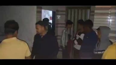 પલસાણા: પલસાણા તાલુકાના જોળવા ગામે એક જ રાત્રિમાં 5 મકાનોમાં ઘરફોડ ચોરી, તસ્કરો બેફામ એક યુવક સીસીટીવીમાં કેદ