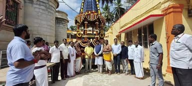 ಚನ್ನಪಟ್ಟಣ: ಕೆಂಗಲ್ ಬಳಿಯ ಆಂಜನೇಯ ಸ್ವಾಮಿ ಸನ್ನಿಧುಯಲ್ಲಿ ನಡೆದ ಕಾರ್ಯಕ್ರಮದಲ್ಲಿ ಶಾಸಕ ಯೋಗೀಶ್ವರ್ ಭಾಗಿ