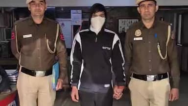 पंजाबी बाग: ख्याला पुलिस ने हथियारबंद चोर को पकड़ा, बटनदार चाकू बरामद