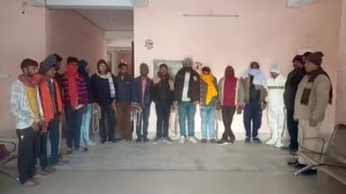 लखीसराय: लखीसराय में उत्पाद थाना पुलिस ने छापेमारी कर 5 शराब तस्करों और 11 शराबियों को किया गिरफ्तार