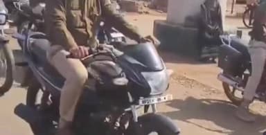 ढीमरखेड़ा: उमरिया पान थाना प्रभारी के नेतृत्व में सड़क सुरक्षा अभियान के तहत निकली बाइक रैली