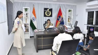 సంగారెడ్డి: సంగారెడ్డి జిల్లా ప్రజలు నేరుగా తనను కలిసి ఫిర్యాదులు చేయవచ్చు ప్రజావాణిలో ఎస్పీ పారితోష్ పంకజ్