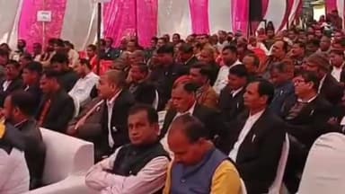 महमूदाबाद: प्राविधिक शिक्षा मंत्री आशीष सिंह पटेल मुख्य अतिथि रहे, लॉयर्स एसोसिएशन की नई कार्यकारिणी ने ली शपथ