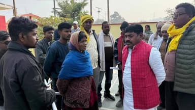 ओबरा: ओबरा विधायक और उत्तरप्रदेश समाज कल्याण राज्यमंत्री संजीव सिंह गोड़ ने कार्यालय पर जनता दरबार लगाया, सुनी समस्याएं