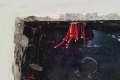 सिविल लाइन्स: बुराड़ी के हरित विहार इलाके में चोरों ने निर्माणाधीन बिल्डिंग से ढाई लाख रुपये के बिजली के तार और नल चुराए