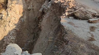 कांडा: PMGSY के तहत खातीगांव देवतोली नरगोली सड़क में चातूरमास में जगह-जगह आया मलबा, आज तक नहीं हटाया गया, सड़क खस्ताहाल हुई