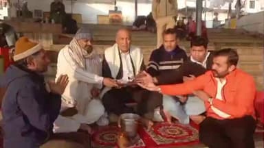 पुष्कर: महाराणा प्रताप सेना के राष्ट्रीय अध्यक्ष डॉ. राजवर्धन सिंह परमार पहुंचे पुष्कर सरोवर, किया पूजा-अर्चना