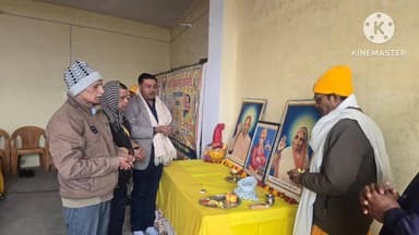 बरखेड़ा में मनाई गई स्वामी विवेकानंद की जयंती चेयरमैन श्याम बिहारी भोजवाल ने दीप प्रज्वलित कर किया शुभारंभ।