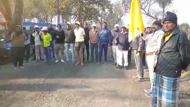 জামুরিয়া: জামুরিয়া থানার অন্তর্গত চুরুলিয়া নব কৃষ্ণ হাই স্কুল ফুটবল মাঠে আজ অনুষ্ঠিত হল মাস্টার্স ম্যারাথন ও ক্রীড়া প্রতিযোগিতা