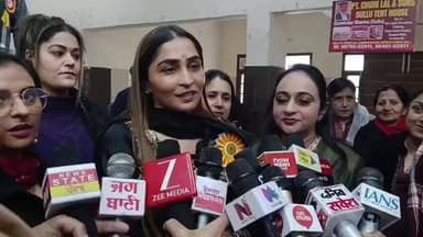 ਬਟਾਲਾ: ਬਟਾਲਾ ਵਿੱਚ ਮਨਾਈ ਗਈ ਧੀਆਂ ਦੀ ਲੋੜੀ ਬਟਾਲਾ ਤੋਂ ਵਿਧਾਇਕ ਸ਼ੈਰੀ ਕਲਸੀ ਦੀ ਧਰਮ ਪਤਨੀ ਹੋਏ ਸ਼ਾਮਿਲ