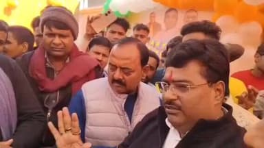 सिधौली: सिधौली कस्बे में प्रशासन के अतिक्रमण अभियान के बाद बेरोजगार पटरी दुकानदारों ने भाजपा विधायक से लगाई गुहार