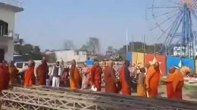 बांसी: बांसी में भंतेगण ने निकाली जागरूकता रैली, लोगों को दिया शांति का संदेश