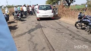 नेर: पाथ्रड गोळे वळणावर दुचाकी कारची धडक,दोघे जखमी