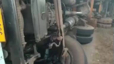 नोआमुंडी: नोवामुंडी पुलिस की तत्परता: हादसे में घायल चालक को समय पर अस्पताल पहुंचाया