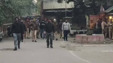 ਅੰਮ੍ਰਿਤਸਰ 2: ਕੁਛ ਦਿਨ ਪਹਿਲਾਂ ਹੀ ਸਰਪੰਚ ਦਾ ਕਤਲ ਕਰਨ ਵਾਲੇ ਚਾਰ ਨੌਜਵਾਨਾਂ ਨੂੰ ਅੰਮ੍ਰਿਤਸਰ ਮਾਨਯੋਗ ਕੋਰਟ ਦੇ ਵਿੱਚ ਕੀਤਾ ਗਿਆ ਪੇਸ਼