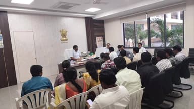 మహదేవ్పూర్: ట్యాబ్ ఎంట్రీలు సకాలంలో చేయాలి : జిల్లా అదనపు కలెక్టర్ అశోక్ కుమార్