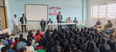 अलीराजपुर: सोंडवा के सीएम राईज विद्यालय में विधिक साक्षरता शिविर का आयोजन, विद्यार्थियों को राष्ट्रीय युवा दिवस की जानकारी दी गई