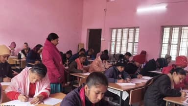 सहदेई बुजुर्ग: सहदेई बुजुर्ग प्रखंड में इंटर की प्रायोगिक परीक्षा शांतिपूर्ण माहौल में जारी